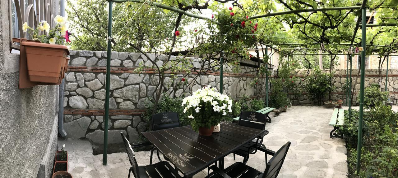 Mari Guest House Telavi Luaran gambar